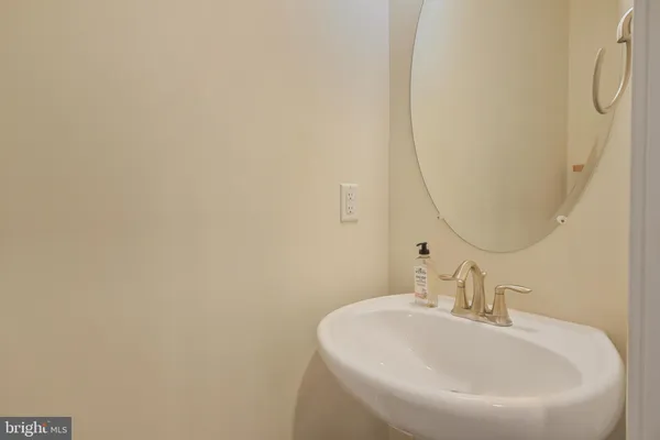 $4,200 | 813 Rockwell Avenue, Unit 813, Gaithersburg, MD 20878