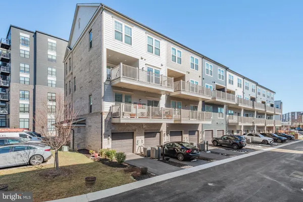 $4,200 | 813 Rockwell Avenue, Unit 813, Gaithersburg, MD 20878