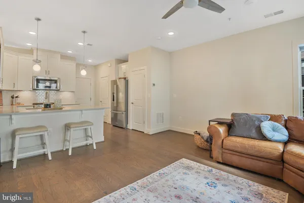 $4,200 | 813 Rockwell Avenue, Unit 813, Gaithersburg, MD 20878