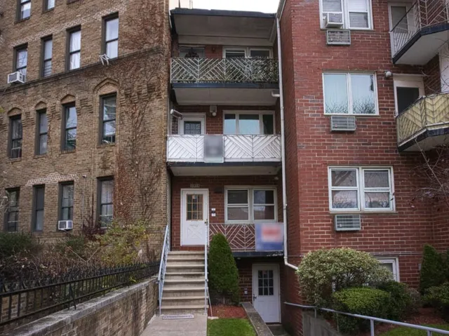 $480,000 | 2955 Ocean Parkway, Unit 2F | Brighton Beach