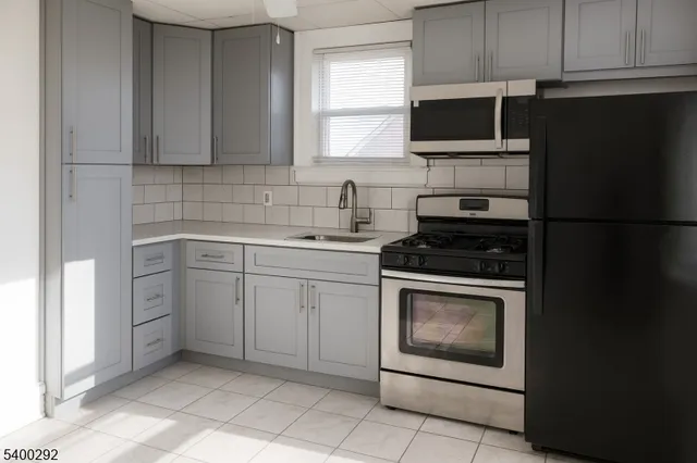 $2,400 | 71 Crystal Street, North Arlington, NJ 07031