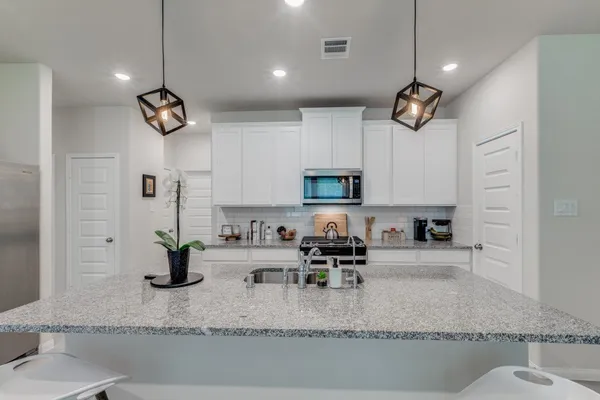 $319,999 | 17514 Rosette Grass Drive, Conroe, TX 77385