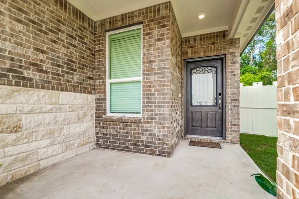 $319,999 | 17514 Rosette Grass Drive, Conroe, TX 77385