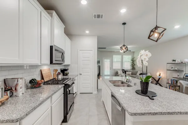 $319,999 | 17514 Rosette Grass Drive, Conroe, TX 77385