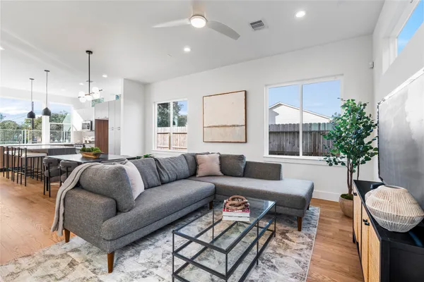 $374,900 | 1810 Yates Street, Houston, TX 77020