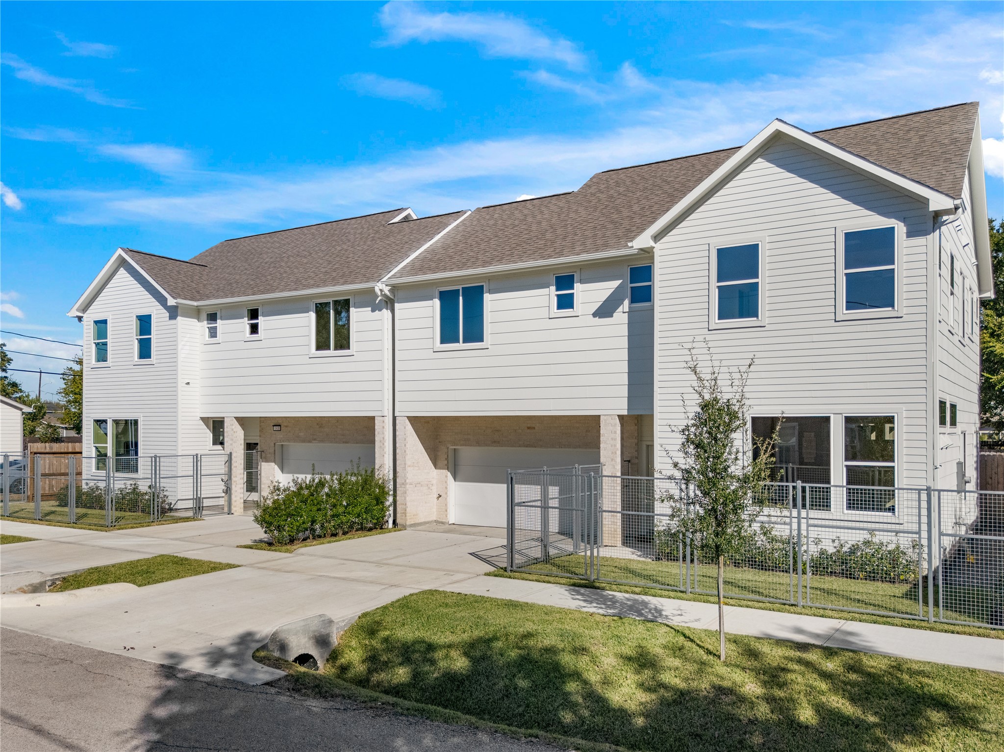 1810 Yates Street Houston, TX 77020 - Photo 2 of 30 Modern two-story home with a private driveway & yard, combining sleek design, everyday practicality & standout curb appeal in the heart of Houston’s Fifth Ward.