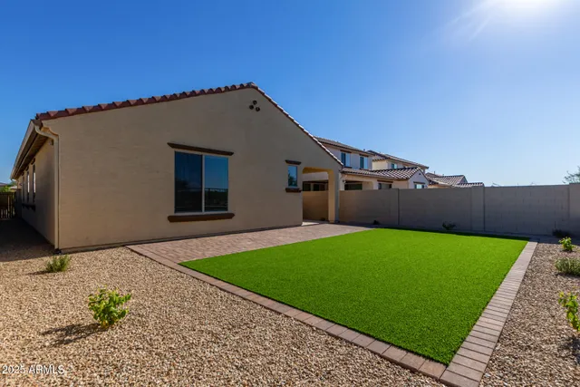 $2,100 | 8818 West Luke Avenue, Glendale, AZ 85305