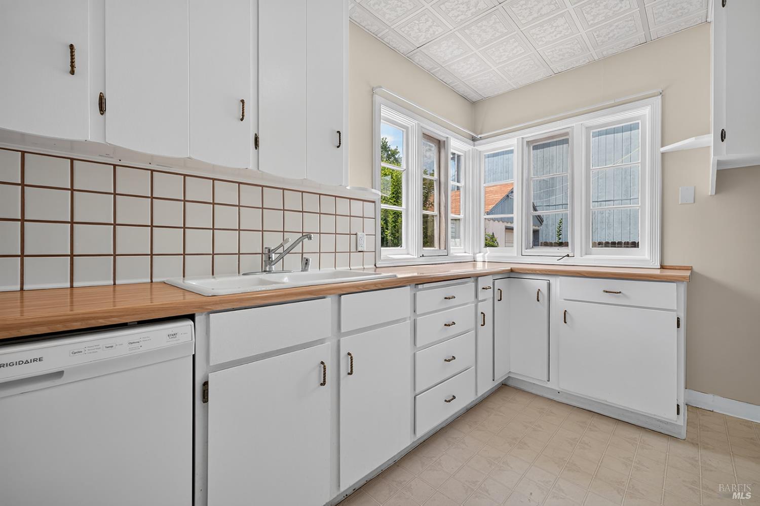620 Dexter Street Santa Rosa, CA 95404 - Photo 12 of 32 Gallery Image 12