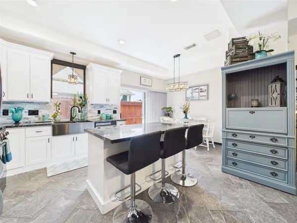 $2,950 | 203 Las Brisas Street, Kemah, TX 77565