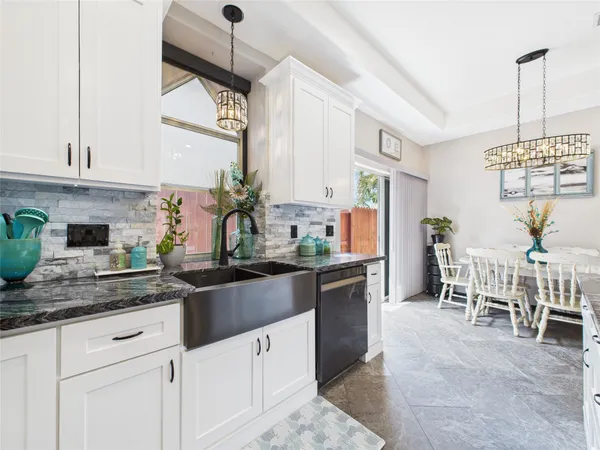 $2,950 | 203 Las Brisas Street, Kemah, TX 77565