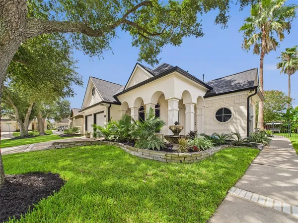 $2,950 | 203 Las Brisas Street, Kemah, TX 77565