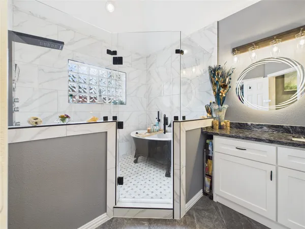 $2,950 | 203 Las Brisas Street, Kemah, TX 77565