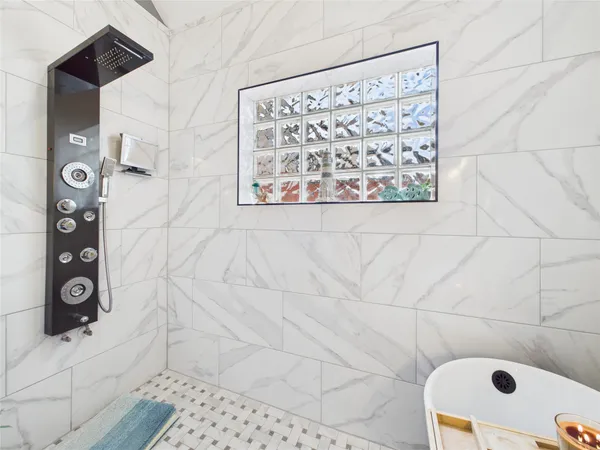 $2,950 | 203 Las Brisas Street, Kemah, TX 77565