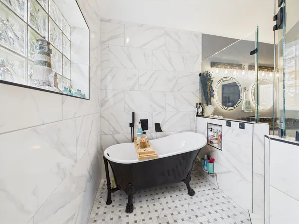 $2,950 | 203 Las Brisas Street, Kemah, TX 77565