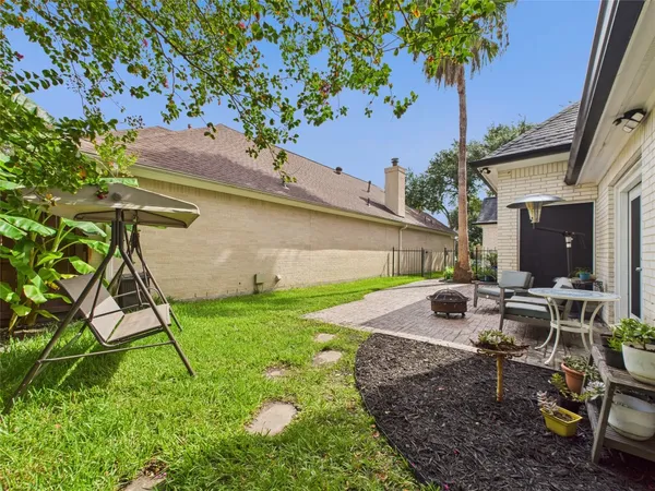 $2,950 | 203 Las Brisas Street, Kemah, TX 77565