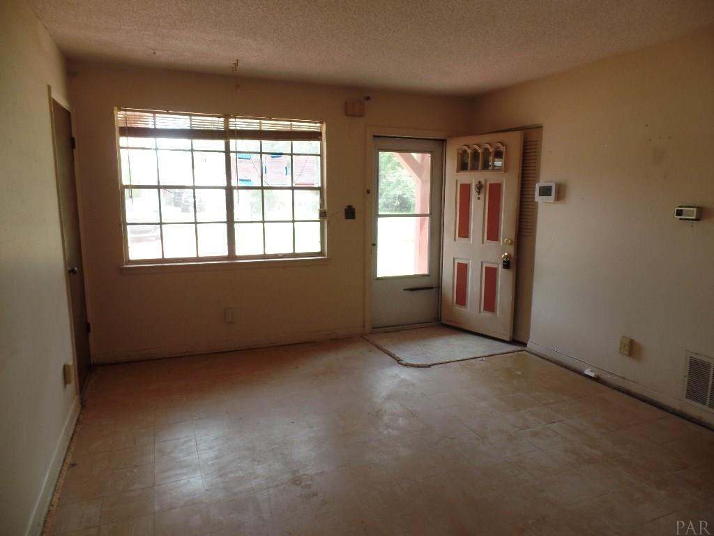6510 Hampton Road Pensacola, FL 32505 - Photo 7 of 21