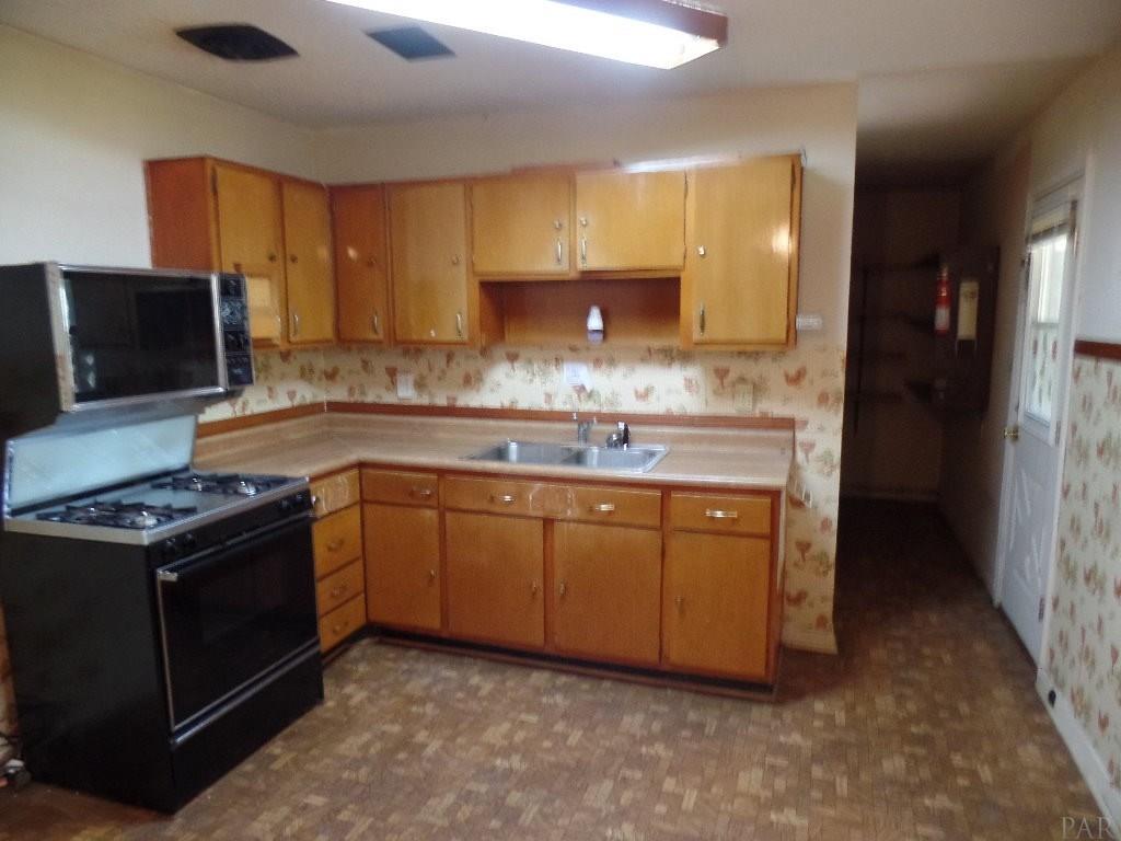 6510 Hampton Road Pensacola, FL 32505 - Photo 9 of 21