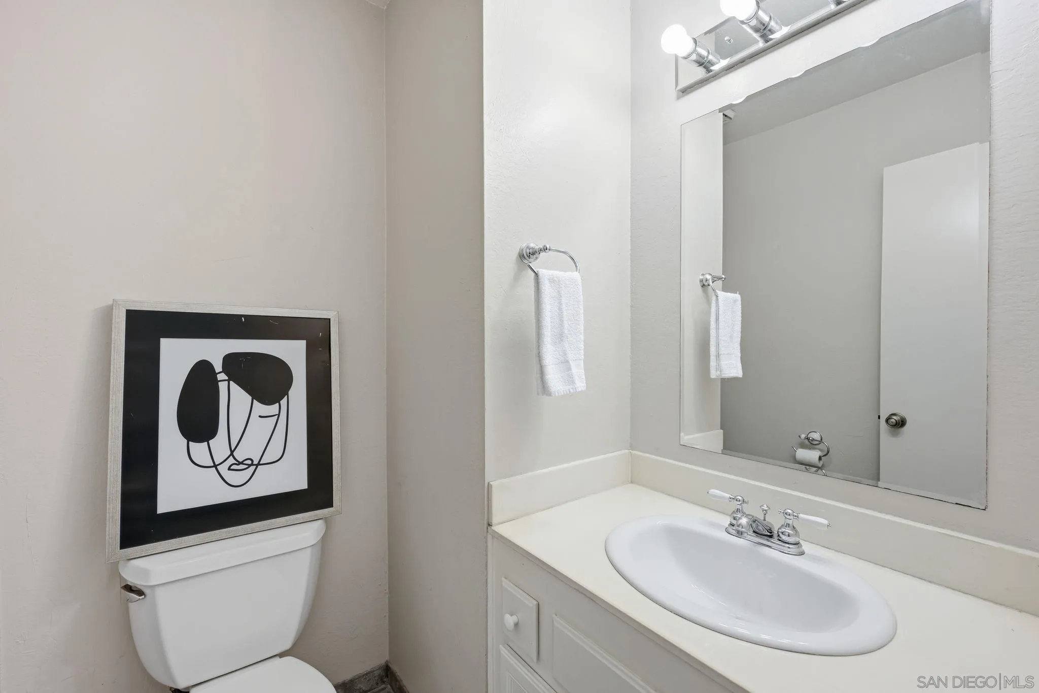 2591 Regent Road Carlsbad, CA 92010 - Photo 15 of 34