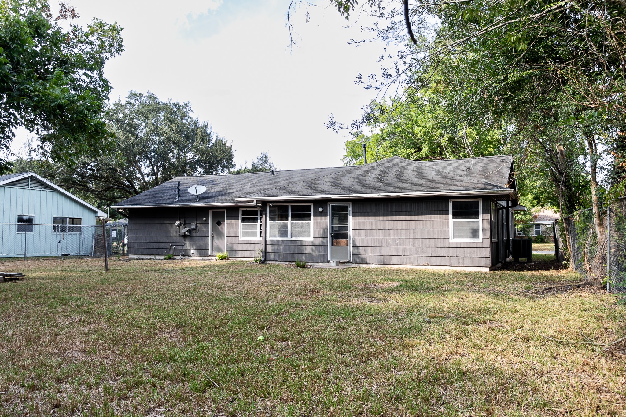 4825 Hummingbird Street Houston, TX 77035 - Photo 8 of 8 Gallery Image 8