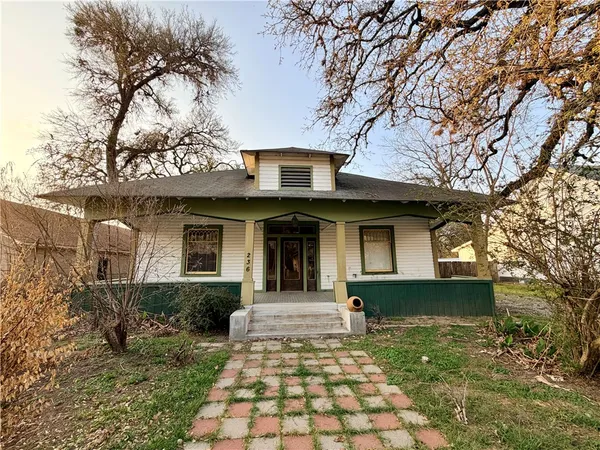$174,999 | 236 8th Street, Somerville, TX 77879