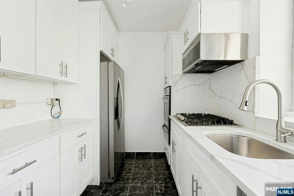 2 Horizon Road, Unit 816 Fort Lee, NJ 07024 - Photo 16 of 33 Gallery Image 16