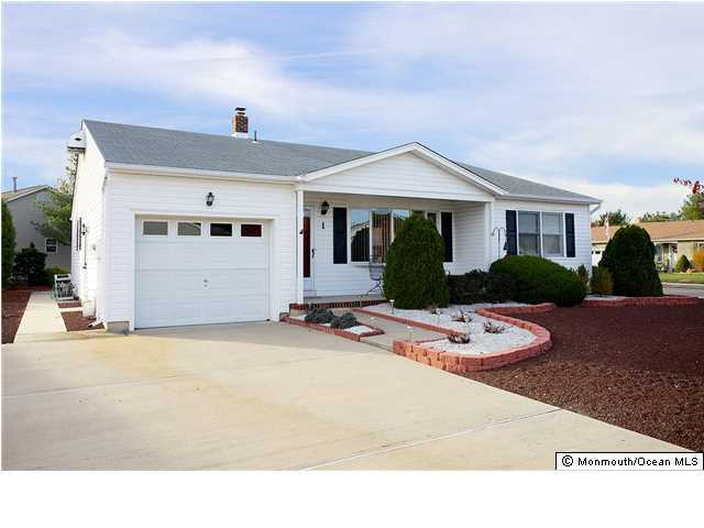 1 Garrett Road Toms River, NJ 08757 - Photo 1 of 16 Primary Photo