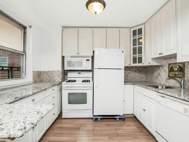 $295,000 | 5800 Arlington Avenue, Unit 7L | North Riverdale