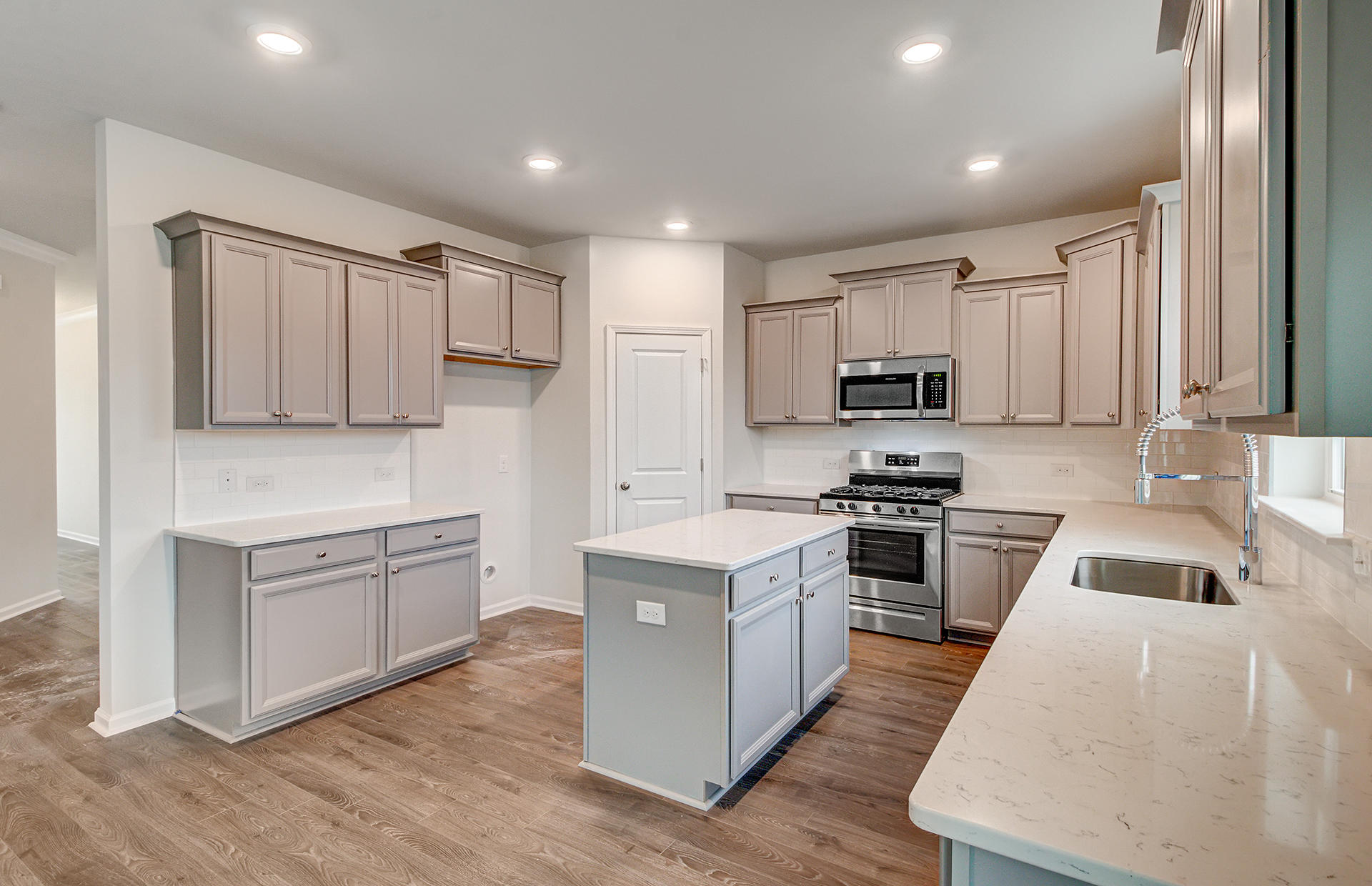 707 Squire Pope Road Summerville, SC 29486 - Photo 9 of 39 9