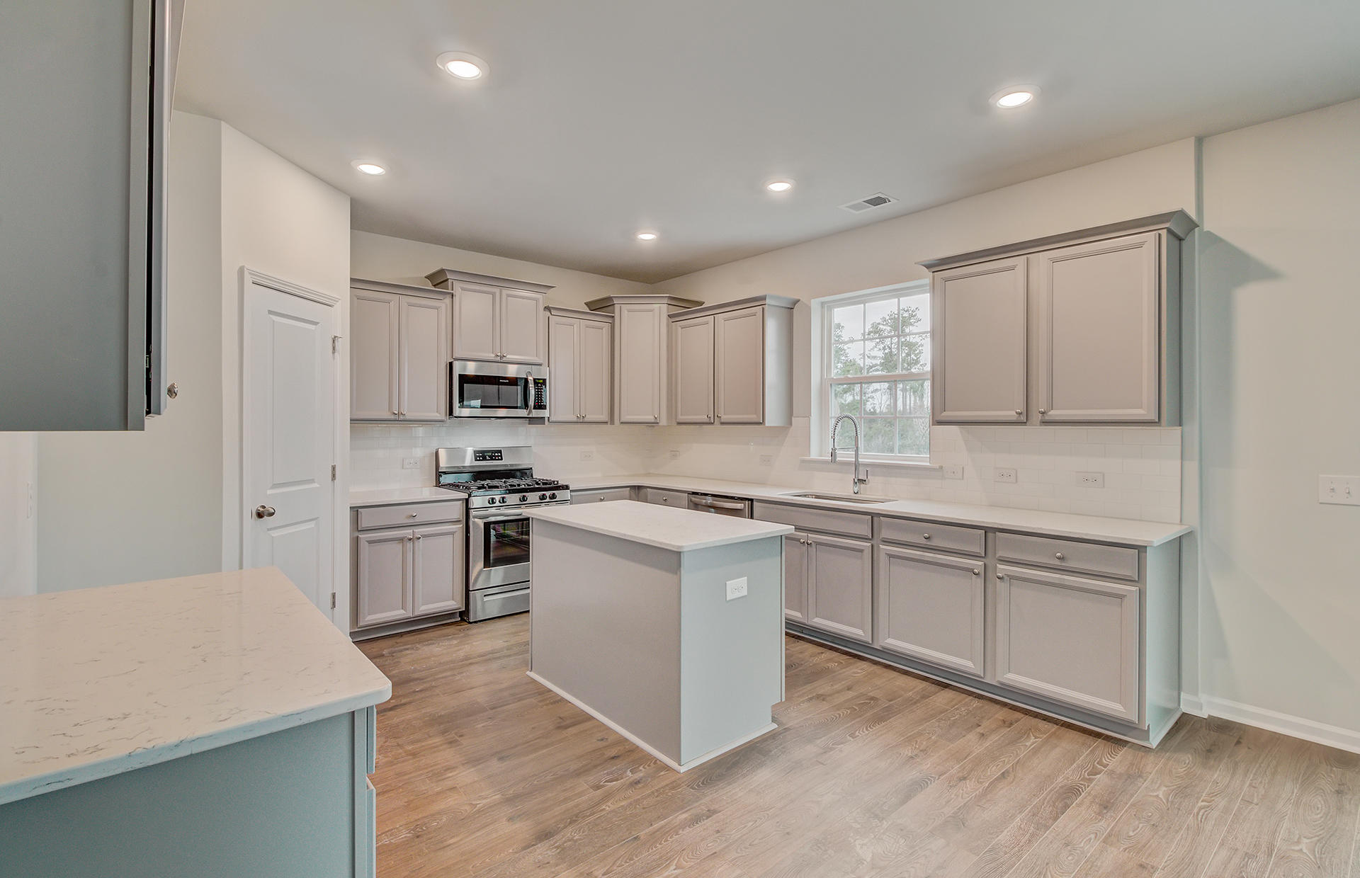 707 Squire Pope Road Summerville, SC 29486 - Photo 10 of 39 10