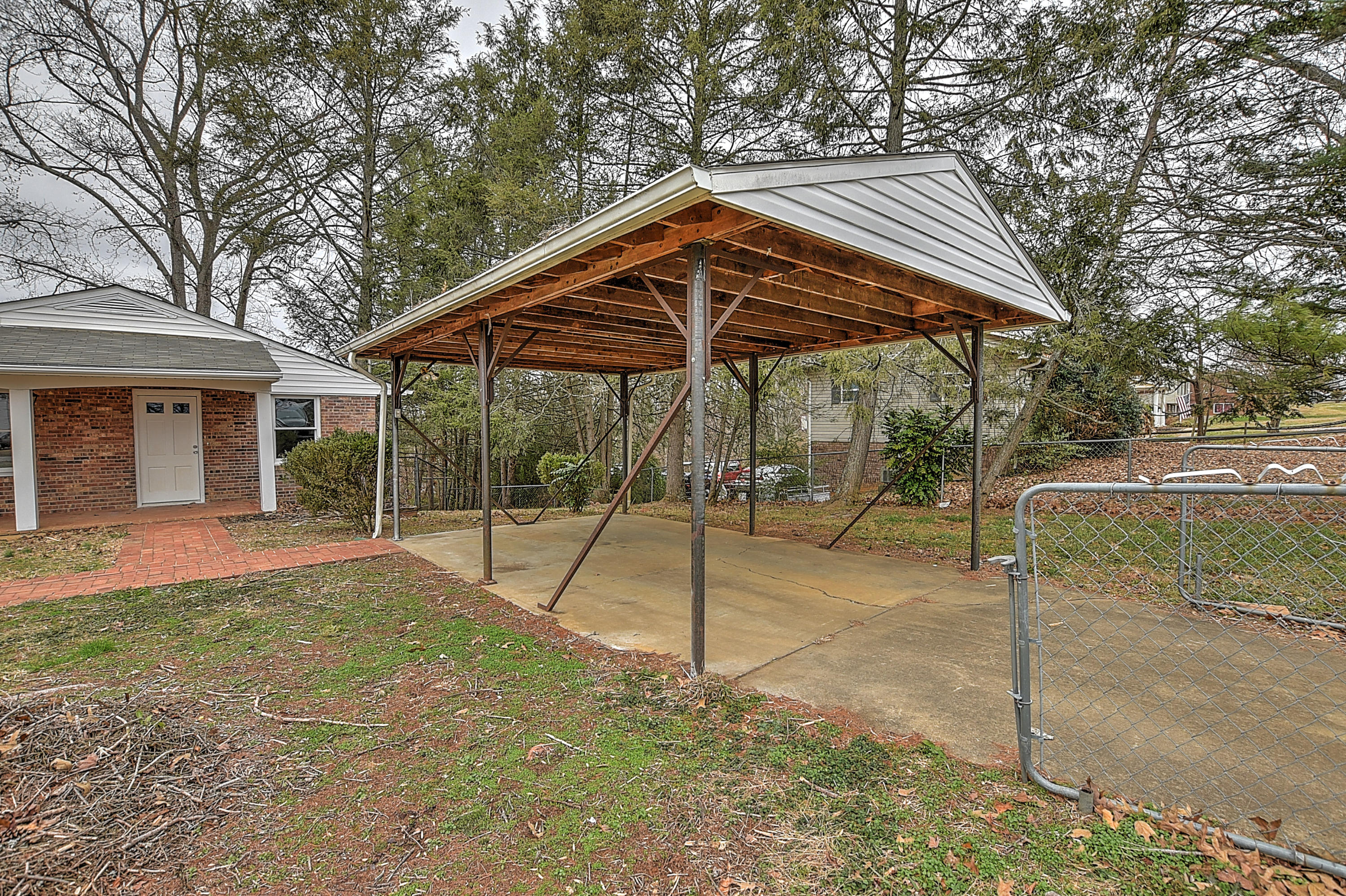 128 West Barton Ridge Road Greeneville, TN 37743 - Photo 3 of 37 128 Barton Ridge-3