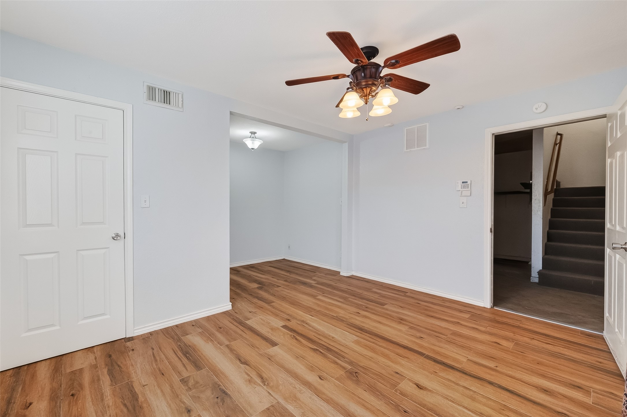 512 Bertloma Street Pasadena, TX 77502 - Photo 30 of 48 garage office space