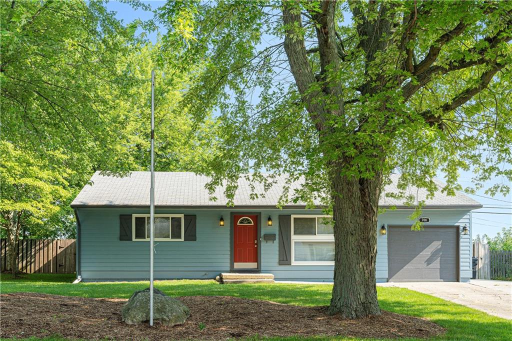 708 Alexander Street Greenwood, IN 46143 - Photo 2 of 33