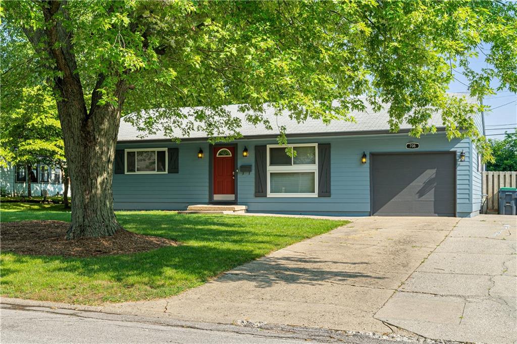 708 Alexander Street Greenwood, IN 46143 - Photo 3 of 33