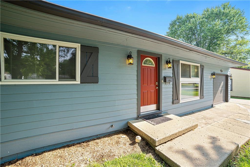 708 Alexander Street Greenwood, IN 46143 - Photo 6 of 33