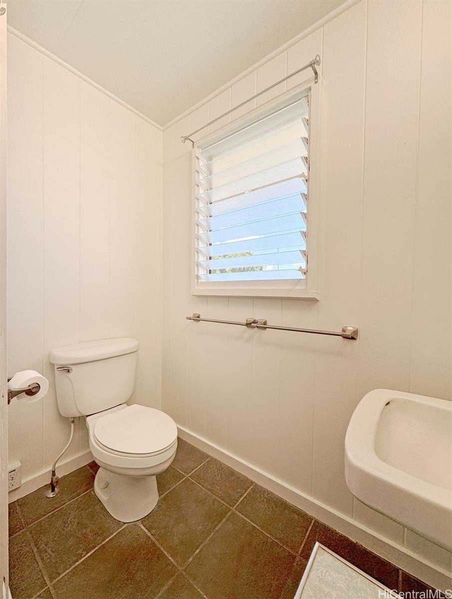1220 Center Street, Unit B Honolulu, HI 96816 - Photo 12 of 21 Full Bath