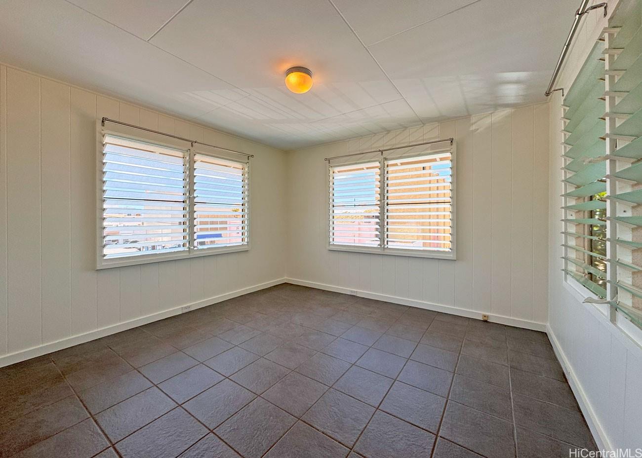 1220 Center Street, Unit B Honolulu, HI 96816 - Photo 16 of 21 Back Bdrm