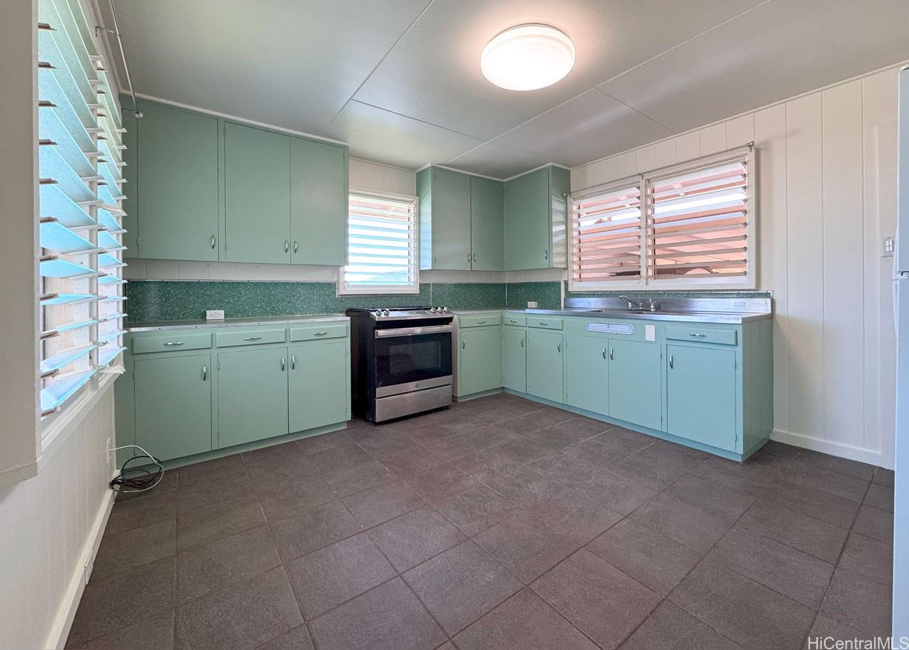 1220 Center Street, Unit B Honolulu, HI 96816 - Photo 3 of 21 Kitchen