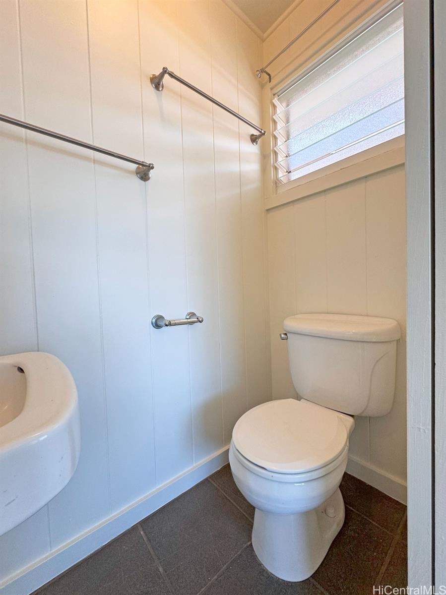 1220 Center Street, Unit B Honolulu, HI 96816 - Photo 7 of 21 Half Bath in Primary Bdrm