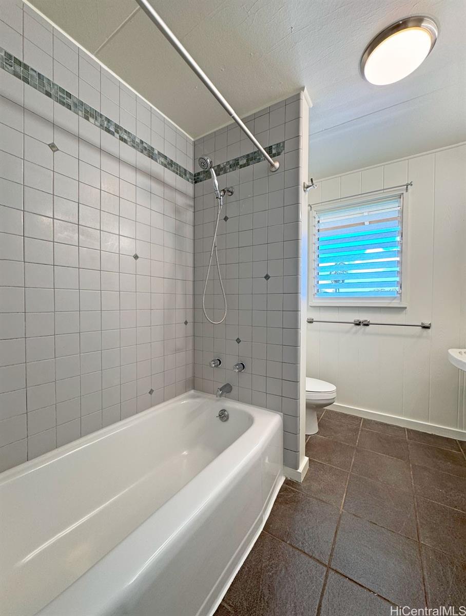 1220 Center Street, Unit B Honolulu, HI 96816 - Photo 10 of 21 Full Bath