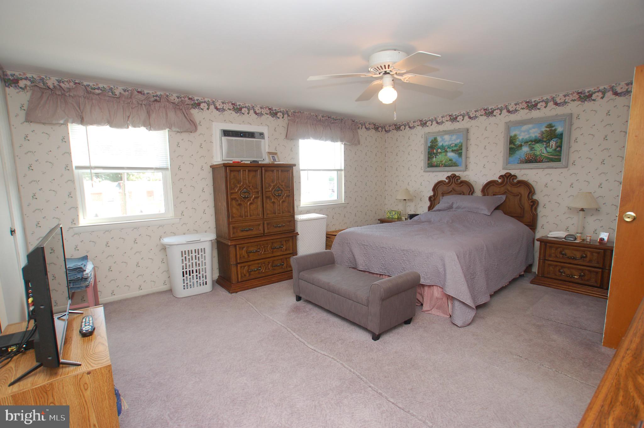 12424 Wyndom Road Philadelphia, PA 19154 - Photo 19 of 27 Main Bedroom