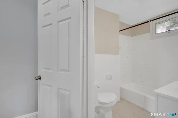 $2,400 | 42 Hartford Avenue, Enfield, CT 06082