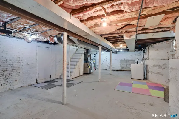 $2,400 | 42 Hartford Avenue, Enfield, CT 06082