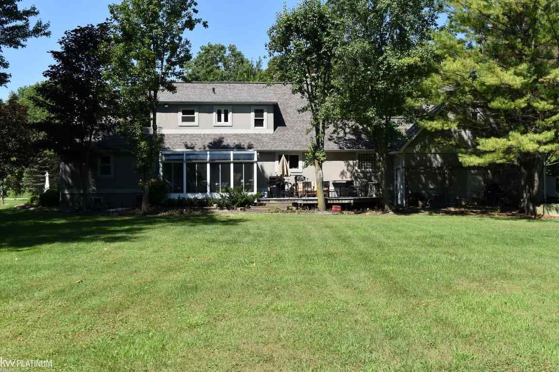 8860 Big Hand Road Columbus, MI 48063 - Photo 22 of 79 31326950-22.JPG