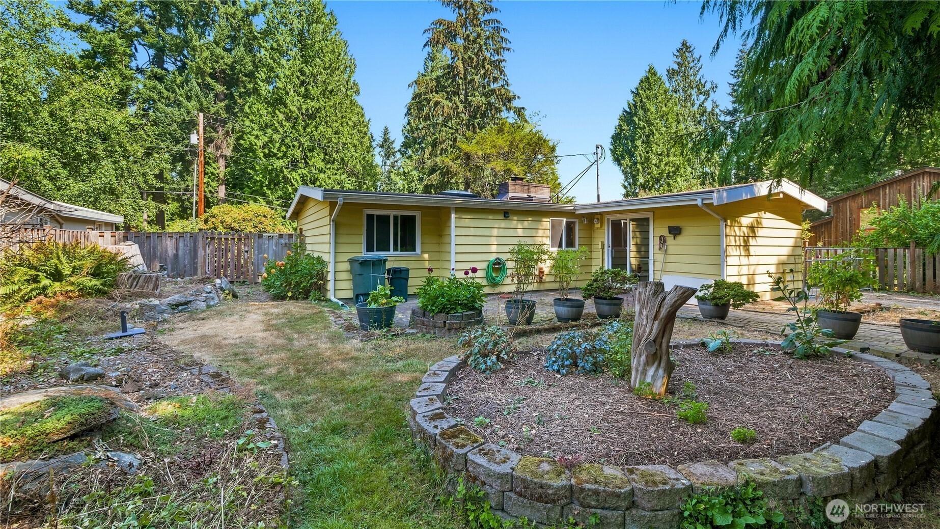 8232 184th Street Southwest Edmonds, WA 98026 - Photo 3 of 40 Gallery Image 3