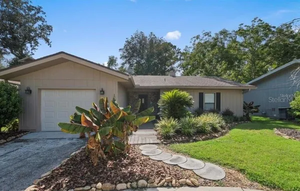 $2,200 | 10744 Creek Drive, Alachua, FL 32615