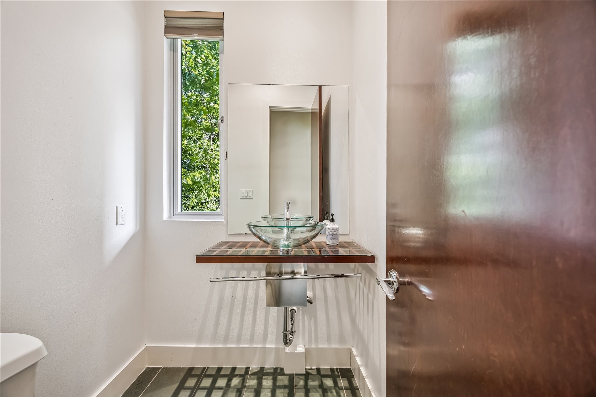 1610 Calumet Street Houston, TX 77004 - Photo 13 of 36 a bathroom with a sink and a mirror