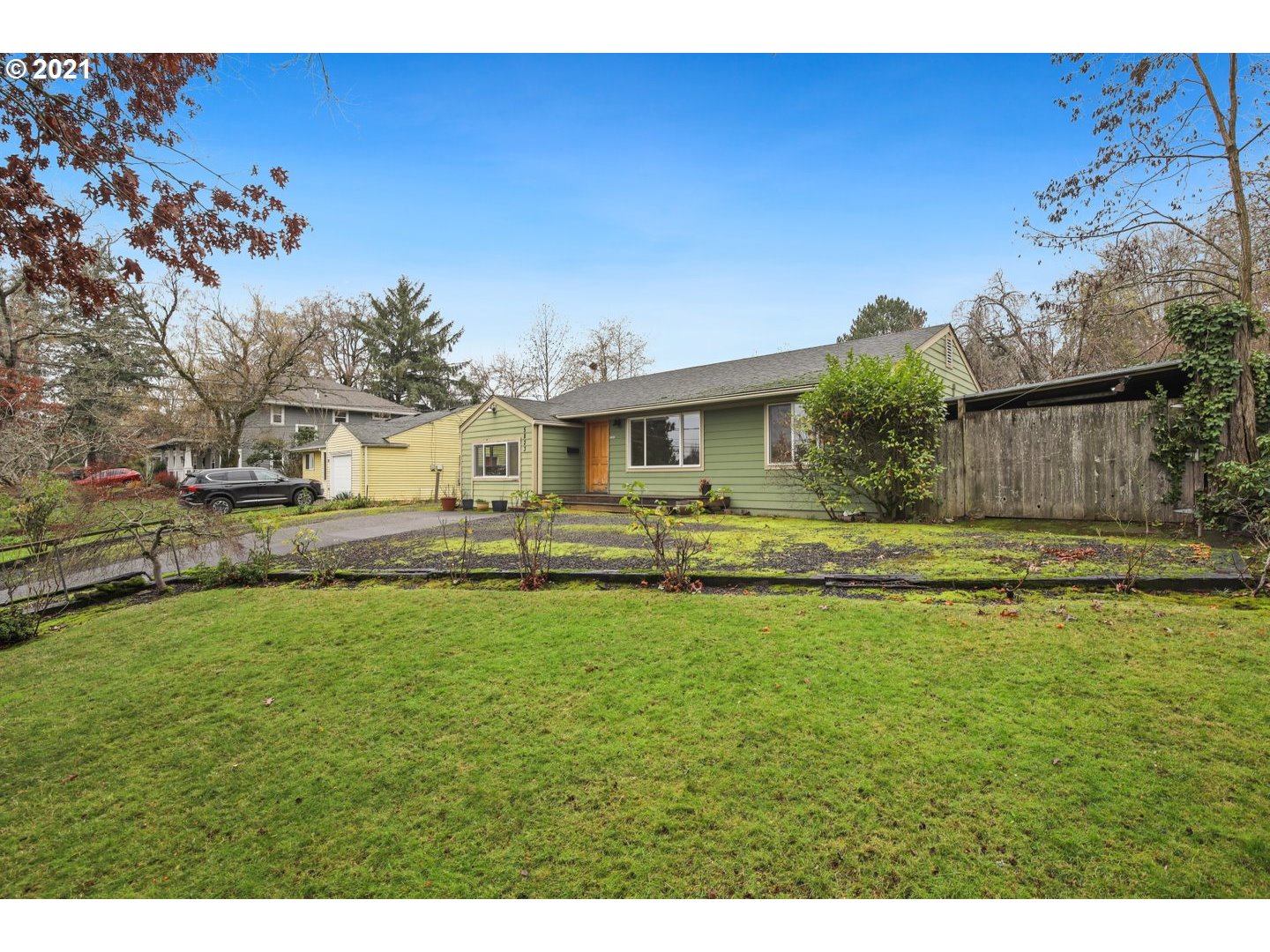 5823 Southwest Nebraska Street Portland, OR 97221 - Photo 2 of 21 Gallery Image 2