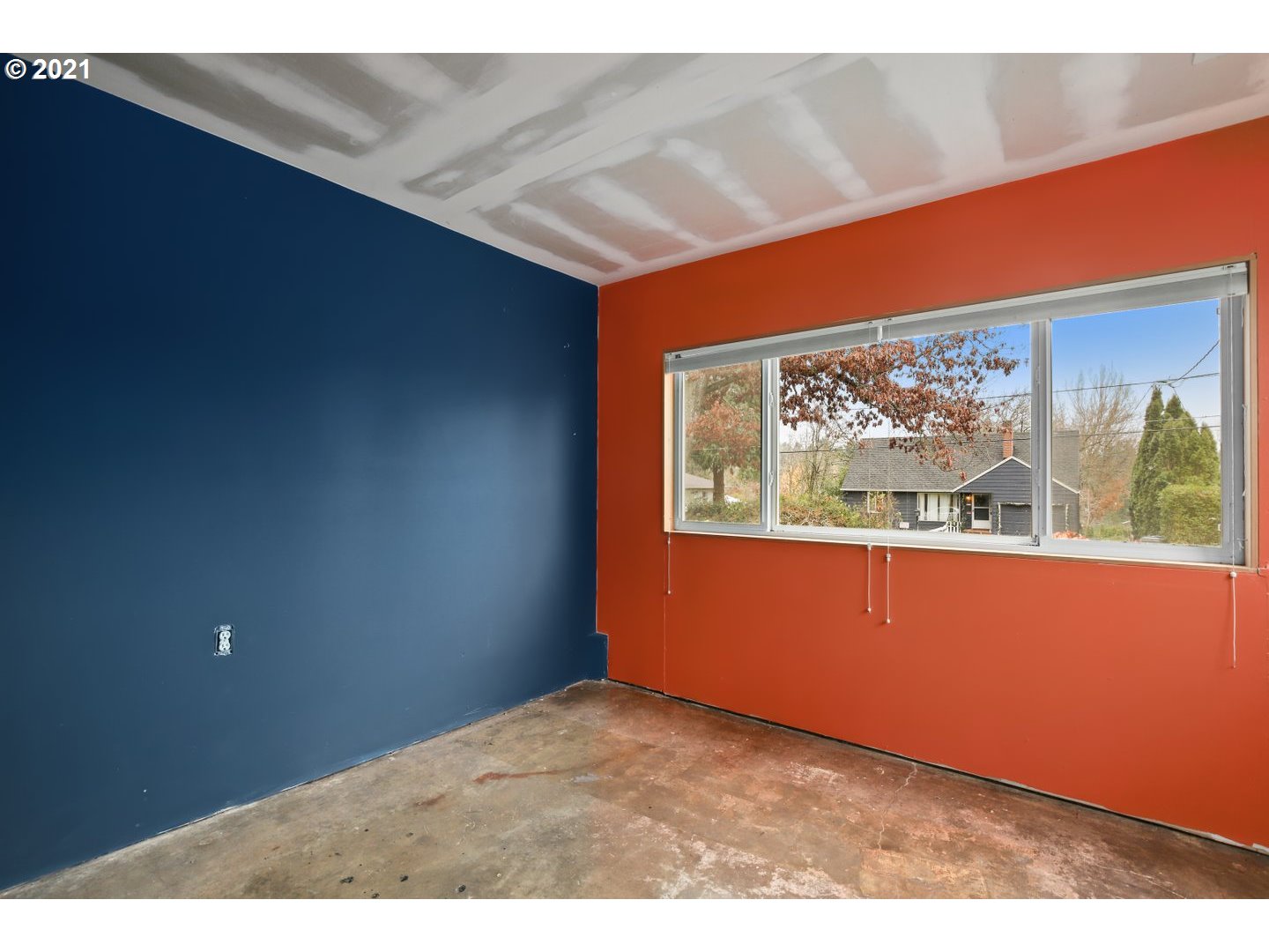 5823 Southwest Nebraska Street Portland, OR 97221 - Photo 12 of 21 Gallery Image 12