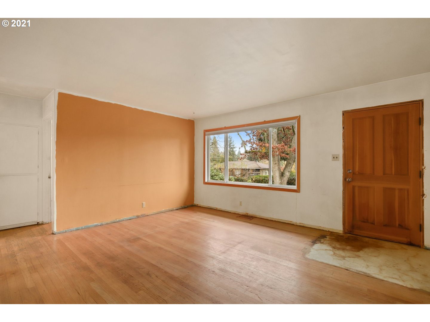 5823 Southwest Nebraska Street Portland, OR 97221 - Photo 3 of 21 Gallery Image 3