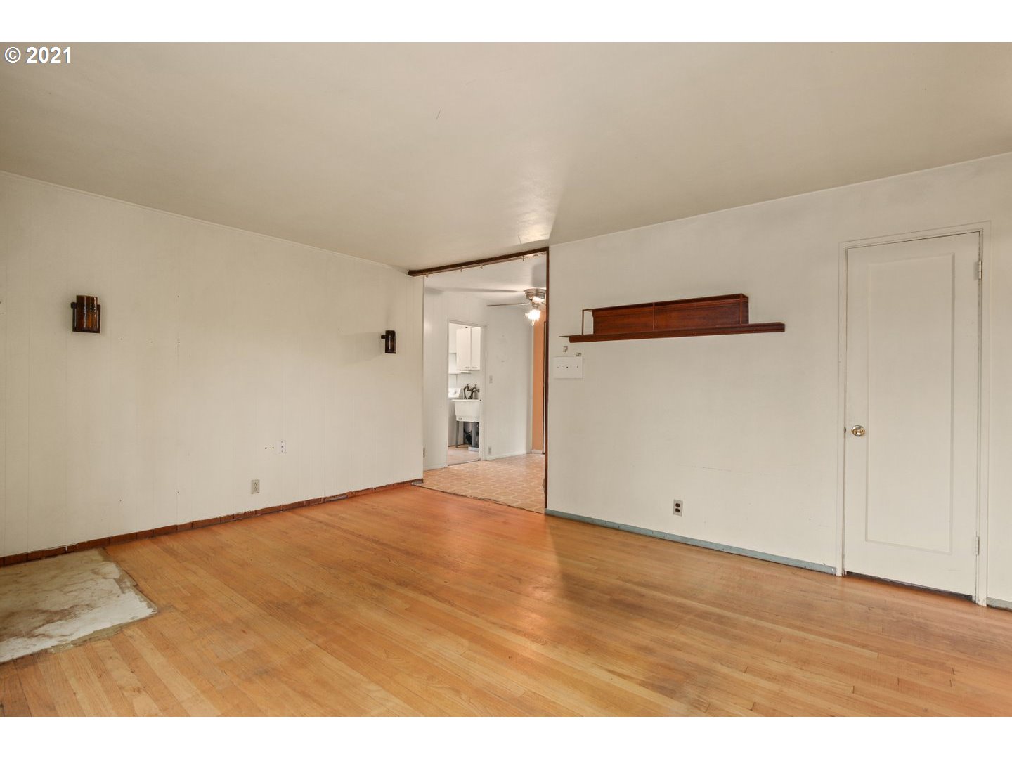 5823 Southwest Nebraska Street Portland, OR 97221 - Photo 4 of 21 Gallery Image 4